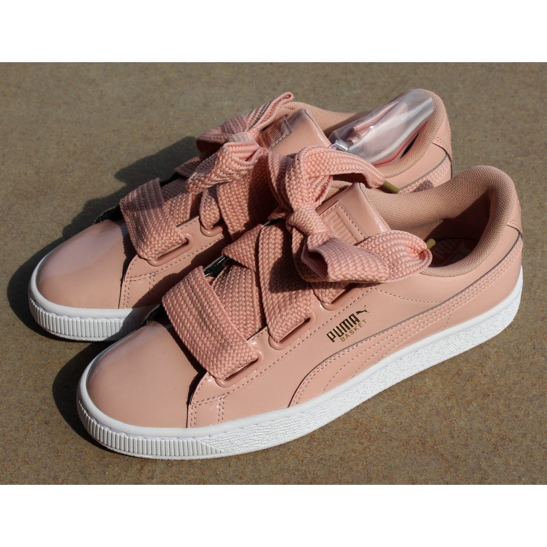 Sneakersy  Puma Basket Heart Patent 363073 11